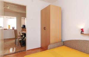 Postel nebo postele na pokoji v ubytování Apartment Vir Iii