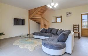 Χώρος καθιστικού στο Gorgeous Home In Fierville-Les-Mines