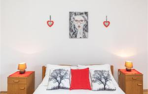 Posteľ alebo postele v izbe v ubytovaní Two-Bedroom Apartment In Trogir