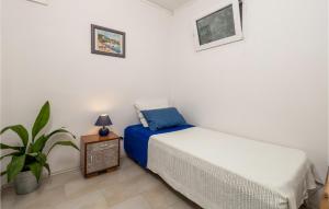 Postel nebo postele na pokoji v ubytování 2 Bedroom Stunning Apartment In Krk