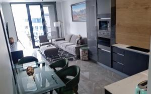 Dapur atau dapur kecil di Ellipse Waterfall Executive Two Bedroom