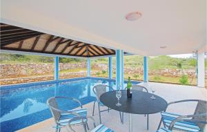 Kolam renang di atau dekat dengan Four-Bedroom Holiday Home Vela Luka 03