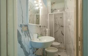 A bathroom at Gorgeous Apartment In Cattolica