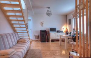 Posezení v ubytování Holiday Home Murter With Sea View 01