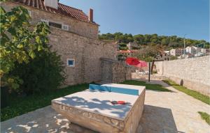 Πισίνα στο ή κοντά στο Holiday Home Pucisca Gospe Lurdske