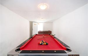 Biliár nebo kulečník v ubytování Two-Bedroom Holiday Home In Sokusan
