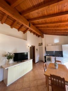 Köök või kööginurk majutusasutuses Albergo Commercio - Ristorante Mas-cì