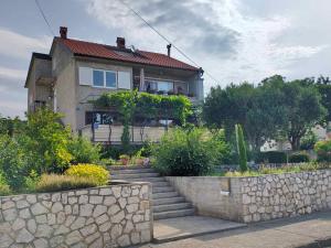 Zahrada ubytování Apartment Krišković