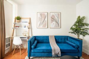 Χώρος καθιστικού στο 69-4D Trendy Lower East Side 1Br Brand New