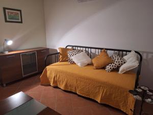 Ένα ή περισσότερα κρεβάτια σε δωμάτιο στο Peaceful apartment with beautiful sea view
