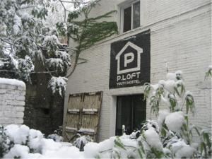 P.Loft Youth Hostel v zimě + 4 fotografie