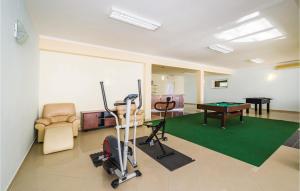 Posilňovňa alebo fitness centrum v ubytovaní Holiday Home Debeljak With Sea View Xiv