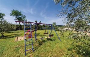 Detský kútik v ubytovaní Activity Holiday Home In Kakma + 37 fotografií