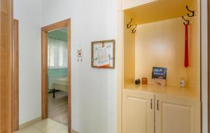 Posteľ alebo postele v izbe v ubytovaní 2 Bedroom Nice Apartment In Kornic