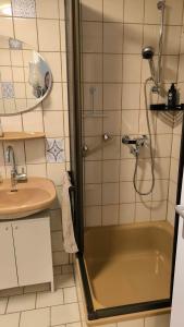 Ένα μπάνιο στο Apartment 264 gemütliche Ferienwohnung in Castrop-Rauxel +8 φωτογραφίες
