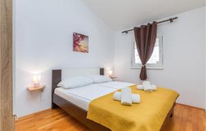 Posteľ alebo postele v izbe v ubytovaní 1 Bedroom Lovely Apartment In Pula