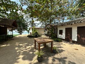 Gallery image of Garden Beach Bungalows in Ko Lanta