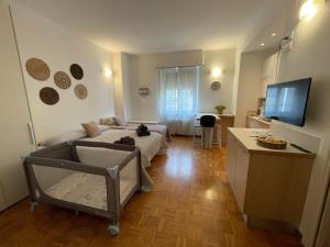 Μια τηλεόραση ή/και κέντρο ψυχαγωγίας στο In centro - Alassio apartment