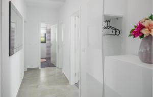 Fotografia z galérie ubytovania 3 Bedroom Awesome Home In Novigrad v destinácii Bužinija