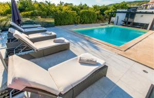 Bazén v ubytovaní Nice Home In Crikvenica With Sauna alebo v jeho blízkosti