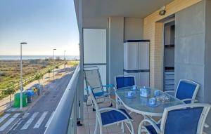 Un balcón o terraza de Cozy Apartment In Moncofa