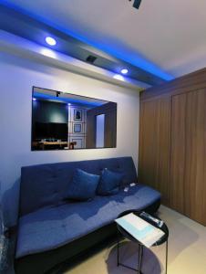 Posezení v ubytování Shore 2 Tower 3 Modern Loft Near Mall of Asia