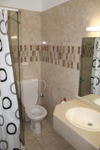 Alexander Hotel tesisinde bir banyo