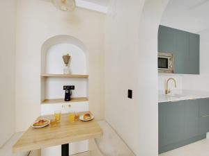 Kuchyň nebo kuchyňský kout v ubytování Lovely studio 2P - PASSY - Mobility Lease + 8 fotografií