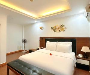 Voodi või voodid majutusasutuse Hoang Gia Hotel Cau Giay toas