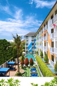 Bazén v ubytování Bliss Surfer Hotel Legian nebo v jeho okolí