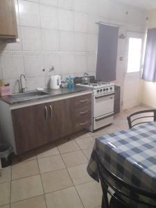 Nhà bếp/bếp nhỏ tại Munzenmayer servicios