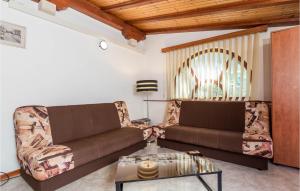 Posezení v ubytování Awesome Home In Veli Losinj