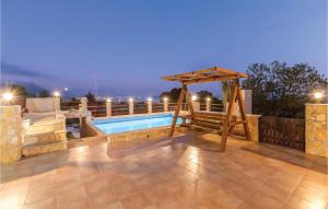 Bazén v ubytování Four-Bedroom Holiday Home In Kastel Novi nebo v jeho okolí