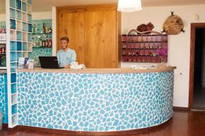 The lobby or reception area at Meta Hotel