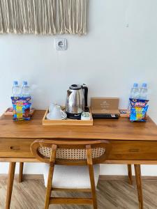 Принадлежности для чая и кофе в HANAYA Living House Pacitan +43 фотографии