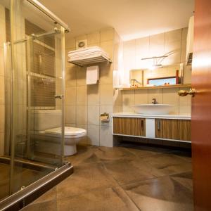 Ванная комната в Çanak Hotel