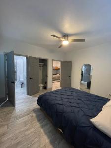 Φωτογραφία από το άλμπουμ του Two bedroom midtown beauty στο Σακραμέντο