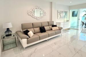 Posedenie v ubytovaní MI CAPRICHO B12 -Luxury Beachfront Apartment- Costa del Sol