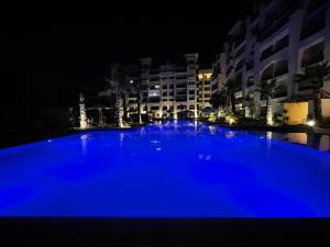 Bazén v ubytování Hurghada Stylish Heaven Luxury Apartment nebo v jeho okolí