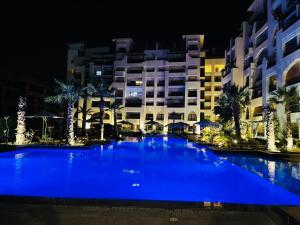 Bazén v ubytování Hurghada Stylish Heaven Luxury Apartment nebo v jeho okolí