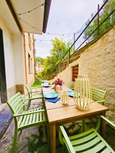 Balkón nebo terasa v ubytování Claudia's Luxurious Garden Apt + 38 fotografií