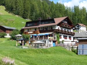 Foto da galeria de Alpengasthof Köfels em Umhausen