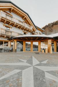 Nespecifikovaný výhled na hory nebo výhled na hory při pohledu z hotelu