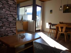Zdjęcie z galerii obiektu Ferienhaus Schäfer - Apartments - Wintersports - Family holiday - Holiday with your dog - Rural & Scenic w mieście Flattnitz