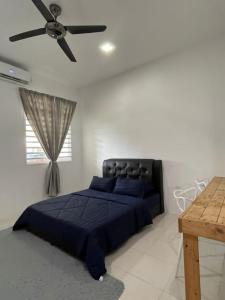 Χώρος καθιστικού στο RUMAH TAMU HUD KUANTAN with Private Pool BBQ Picnic Set Near Beach