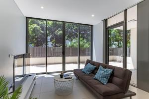 Bilde i galleriet til L6 Ground Level 2B with Private Courtyard Parking i Sydney