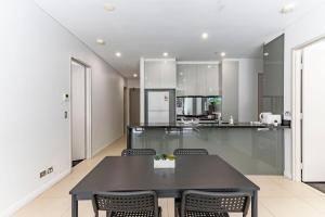 Bilde i galleriet til L6 Ground Level 2B with Private Courtyard Parking i Sydney