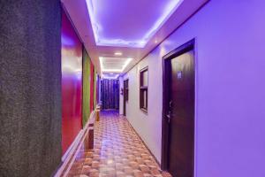 Φωτογραφία από το άλμπουμ του OYO 81208 HOTEL TERRENE EMPIRe σε Kālkāji Devi