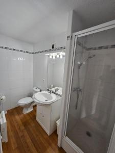 Ένα μπάνιο στο La Mongie Appartement duplex 7 personnes