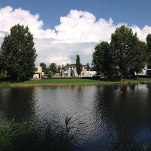 Afbeelding uit fotogalerij van B&B Het Witte Huis in Almere